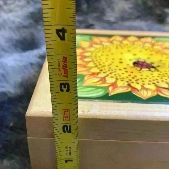 Sunflower trinket box with hand  painted tile top - Picture 14 of 16
